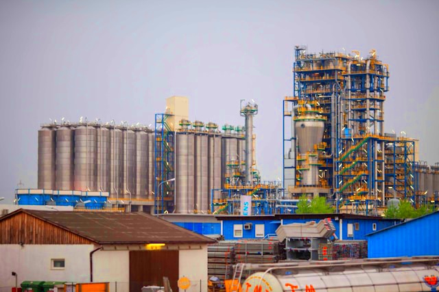 Dangote refinery in Ibeju-Lekki, Lagos, Nigeria, showing the gasoline production unit and industrial infrastructure.