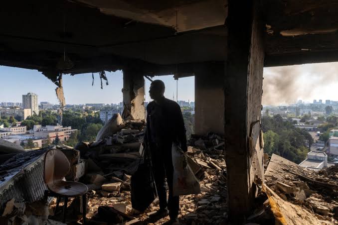 Russia Strikes Ukrainian Government Building in Kyiv Using Iskander Missile